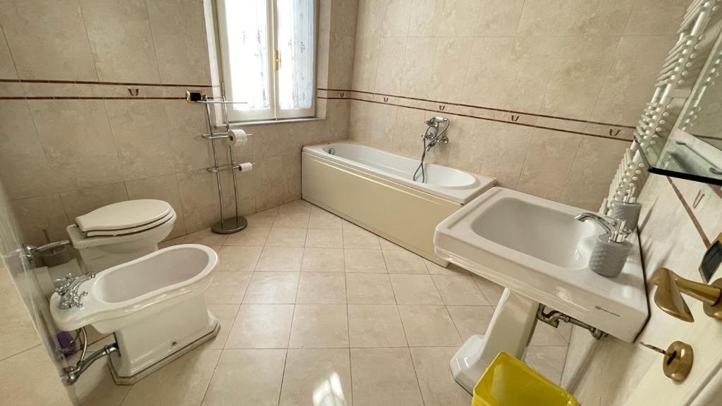 Villa Peonia Parma Ruang foto